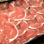 Hvordan kan jeg forhindre, at min bordskåner glider rundt på bordet?